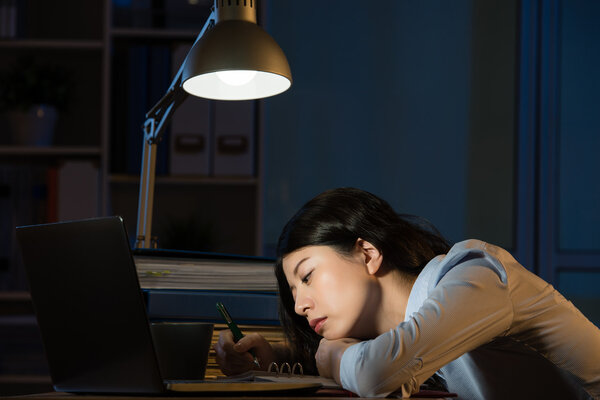 熬夜可能导致不孕不育